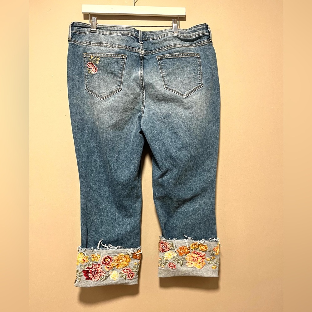 Driftwood Collette Floral Embroidered Blue Jeans - Picture 4 of 11